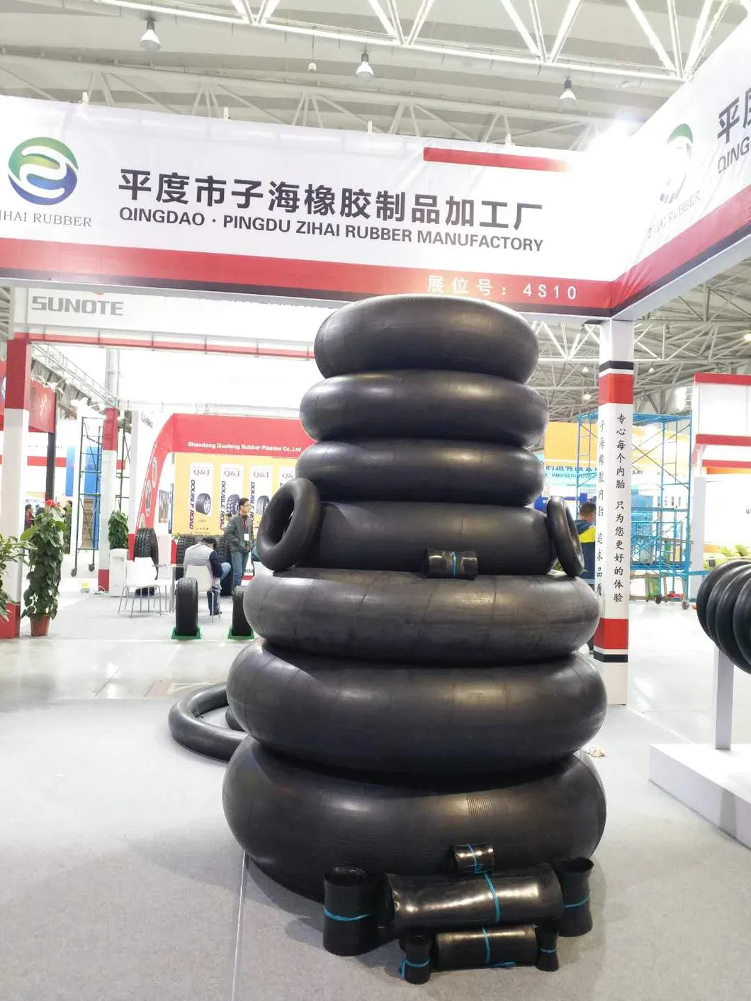 45inch Adults Swim Tube Butyl Rubber Inflatable Floating Black Swimming Ring Tube